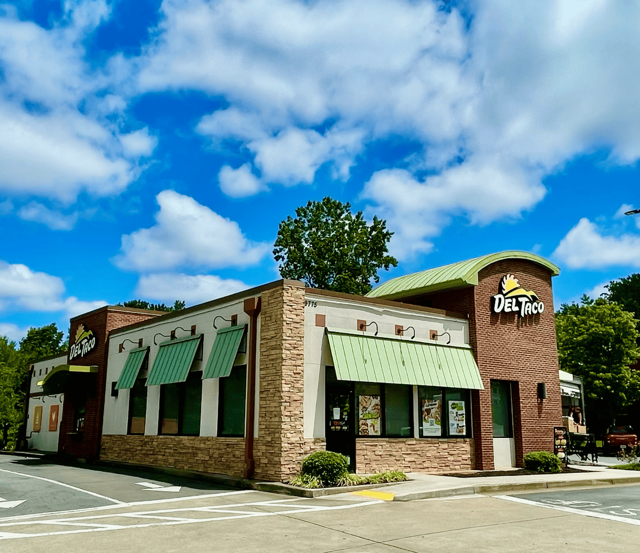 Post image for Woodstock GA Freestanding Restaurant w/Drive Thru for Lease is UNDER CONTRACT