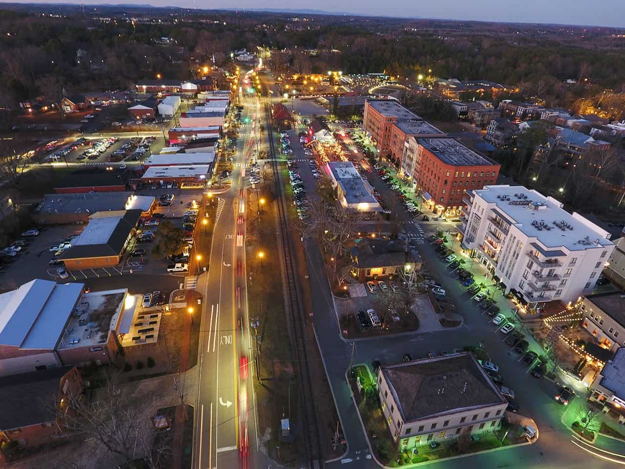 Post image for Decatur GA Restaurant & Bar for Lease on Historic Square – Million Dollar Buildout – Keep or Convert – NO KEY MONEY REQUIRED “Yes Free”